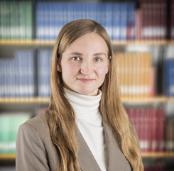 Frau M.A. Elena Kalinina