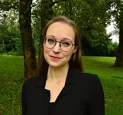 Frau Dr. Nina C. Jansen